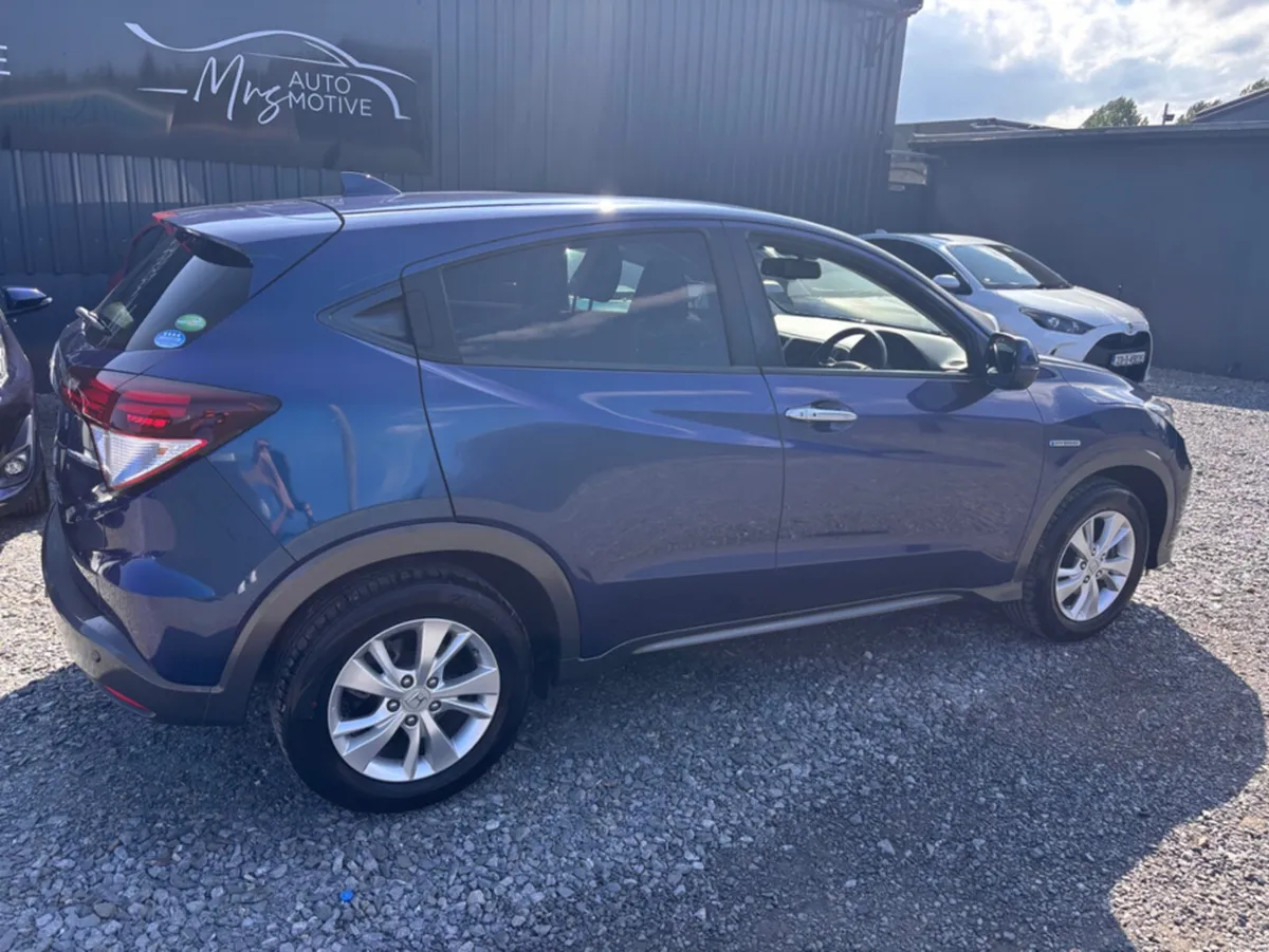 Honda Vezel 1.5 AUTOMATIC HYBRID - Image 2