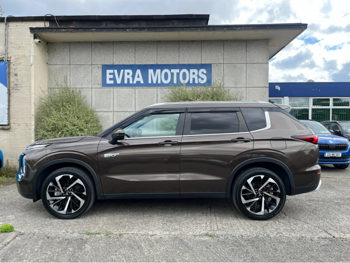 Mitsubishi Outlander G PHEV 4WD AUTOMATIC 2.4 PETR - Image 6