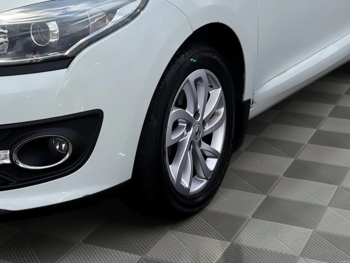Renault Megane MEGANE COUPE LIMITED ED 1.5 DCI ** - Image 3