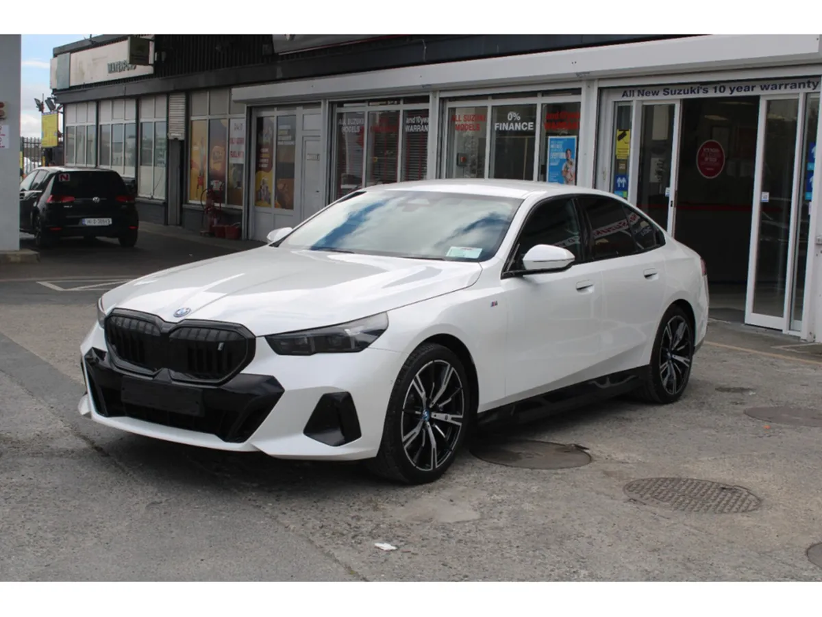 BMW i5 EDRIVE40 M SPORT PRO ,TECH PACK ,COMFORT PA - Image 5