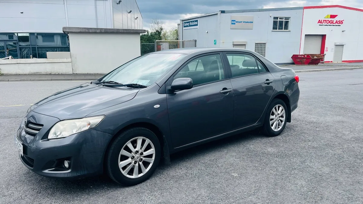 Toyota corolla - Image 4