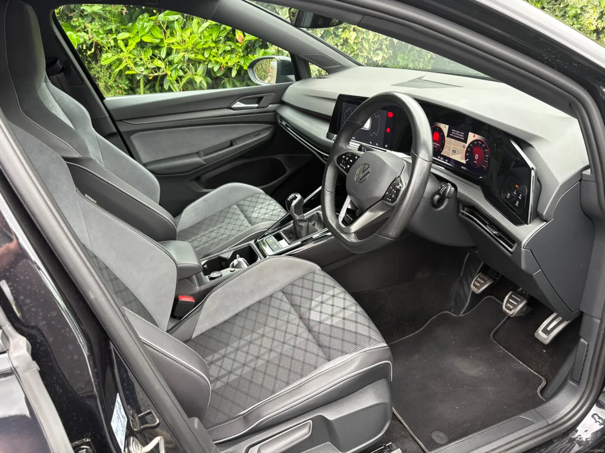 Volkswagen Golf 2023 R Line - Image 5