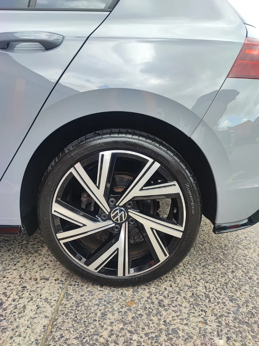 Volkswagen Golf 2.0l TDI 150 R-Line  5dr DSG - Image 5