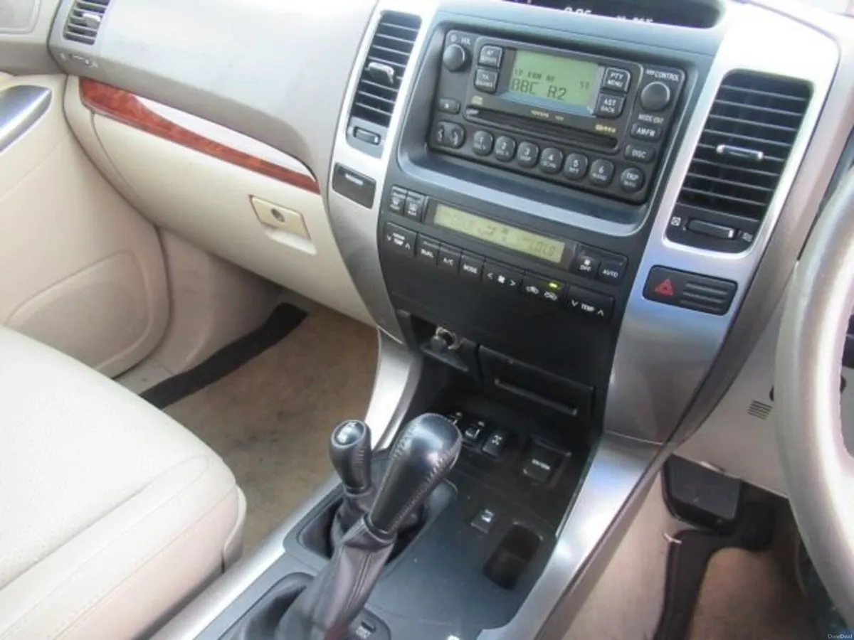3.0 D-4D LC4 SUV 5dr Diesel Automatic (243 g/km, 1 - Image 6