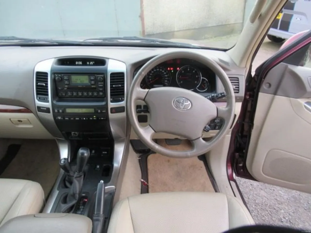 3.0 D-4D LC4 SUV 5dr Diesel Automatic (243 g/km, 1 - Image 4