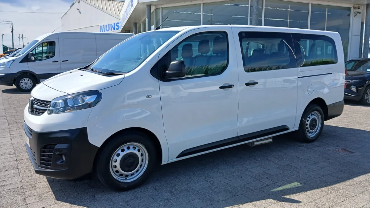 2021 VIVARO LWB 9 SEATER,1 OWNER,95K MILES - Image 1