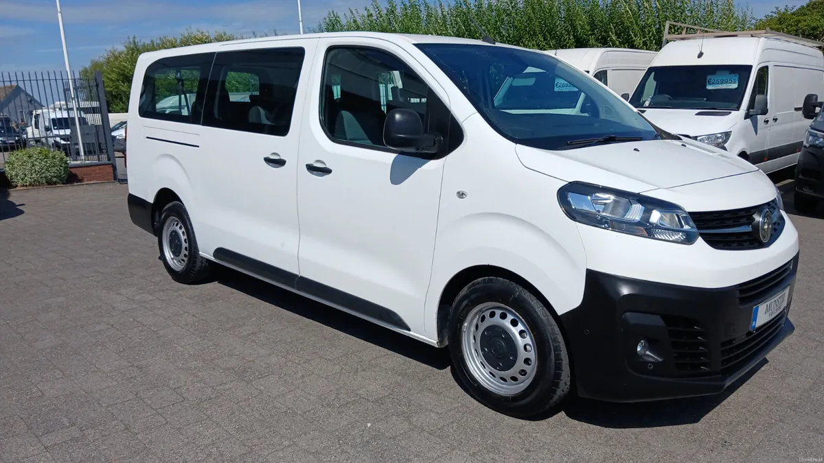 2021 VIVARO LWB 9 SEATER,1 OWNER,95K MILES - Image 5