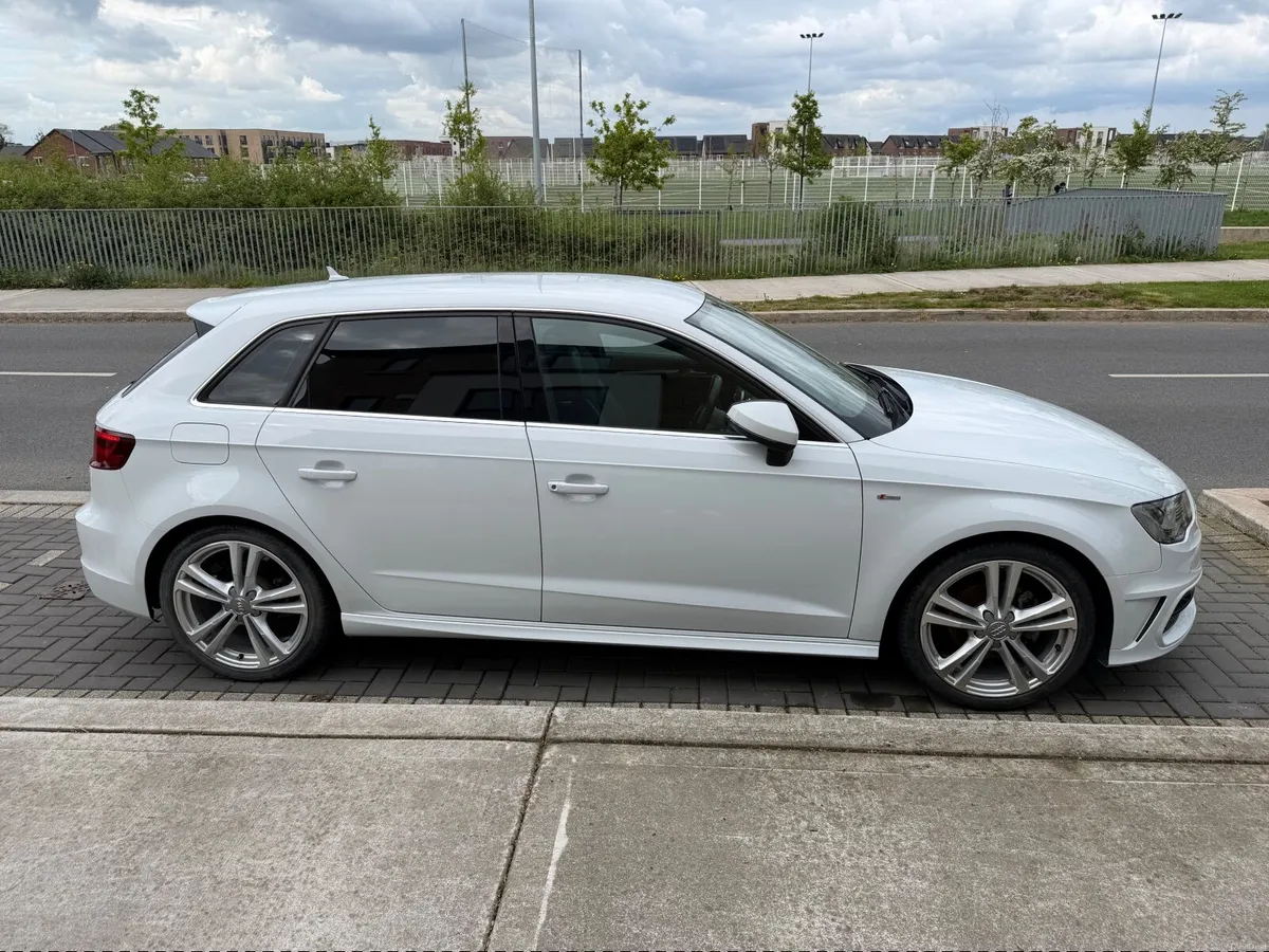 Audi A3 2015 - Image 5