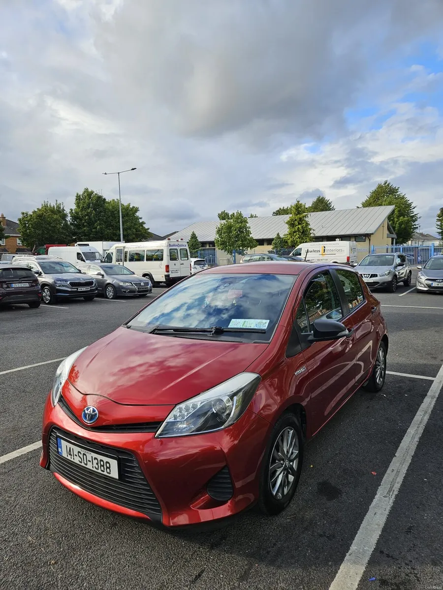 Toyota yaris hybrid 2014 - Image 4