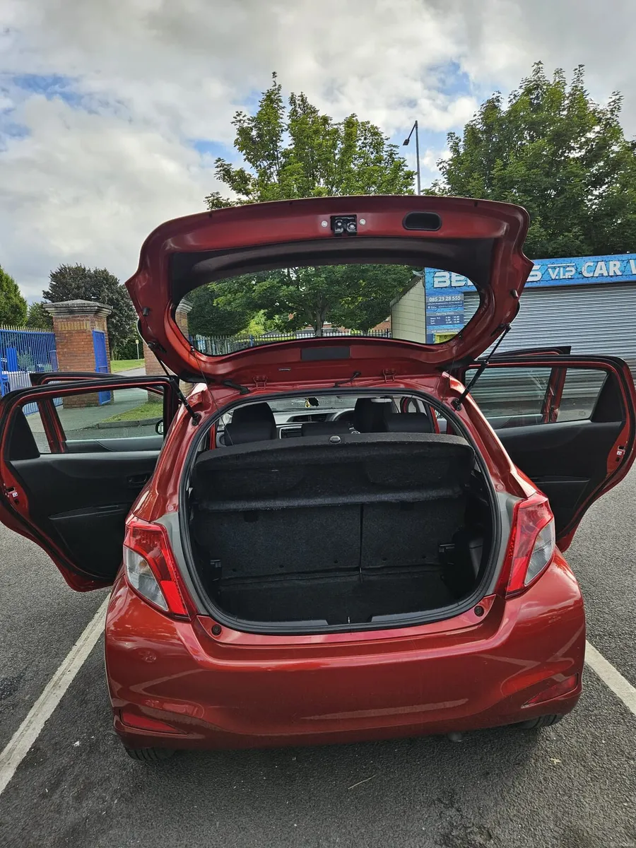 Toyota yaris hybrid 2014 - Image 6