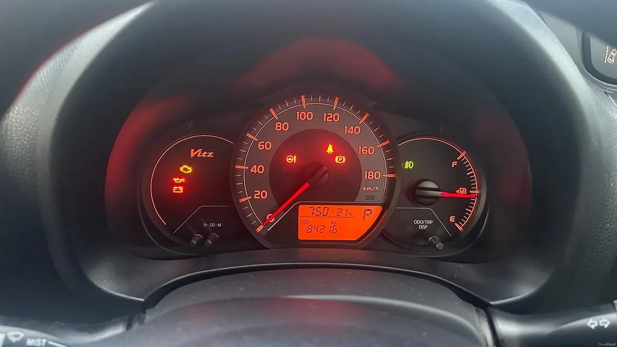 2015 Toyota Vitz Jewela 1.0 Automatic – NCT 04/26 - Image 2