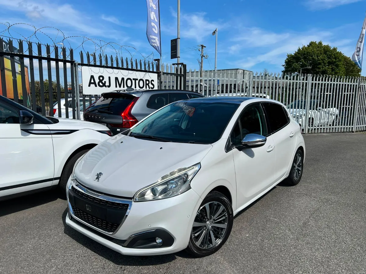 2016 PEUGEOT 208 GLASS ROOF Automatic - Image 1