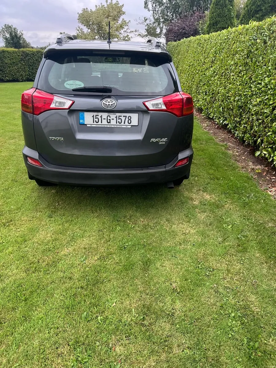 Toyota RAV4 2015 - Image 2