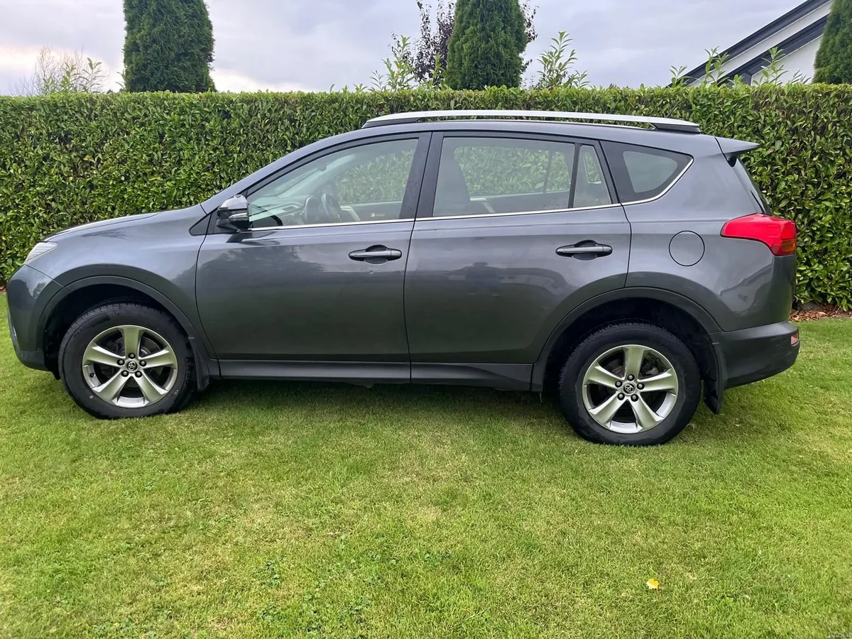 Toyota RAV4 2015 - Image 1