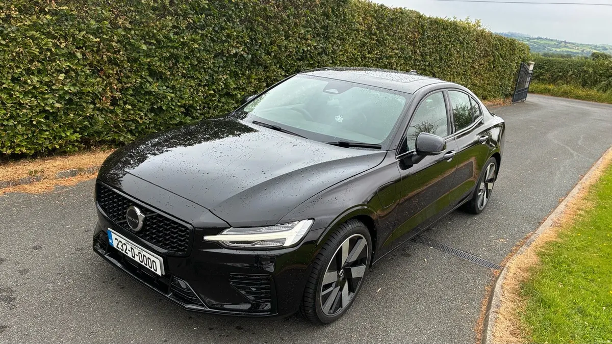 Volvo S60 ultimate 2.0l Phev T8 455bhp - Image 3