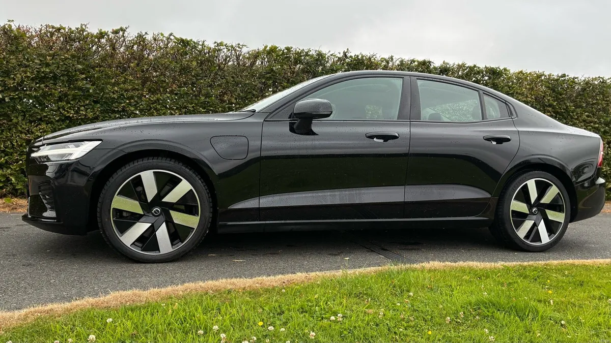 Volvo S60 ultimate 2.0l Phev T8 455bhp - Image 2