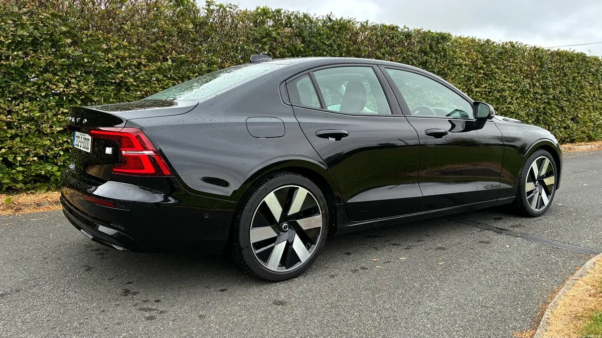Volvo S60 ultimate 2.0l Phev T8 455bhp - Image 5