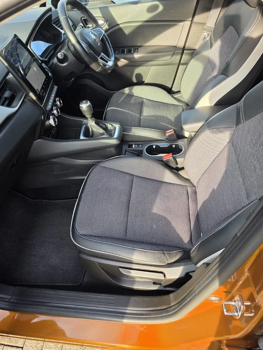 Renault Captur 2021 - Image 6