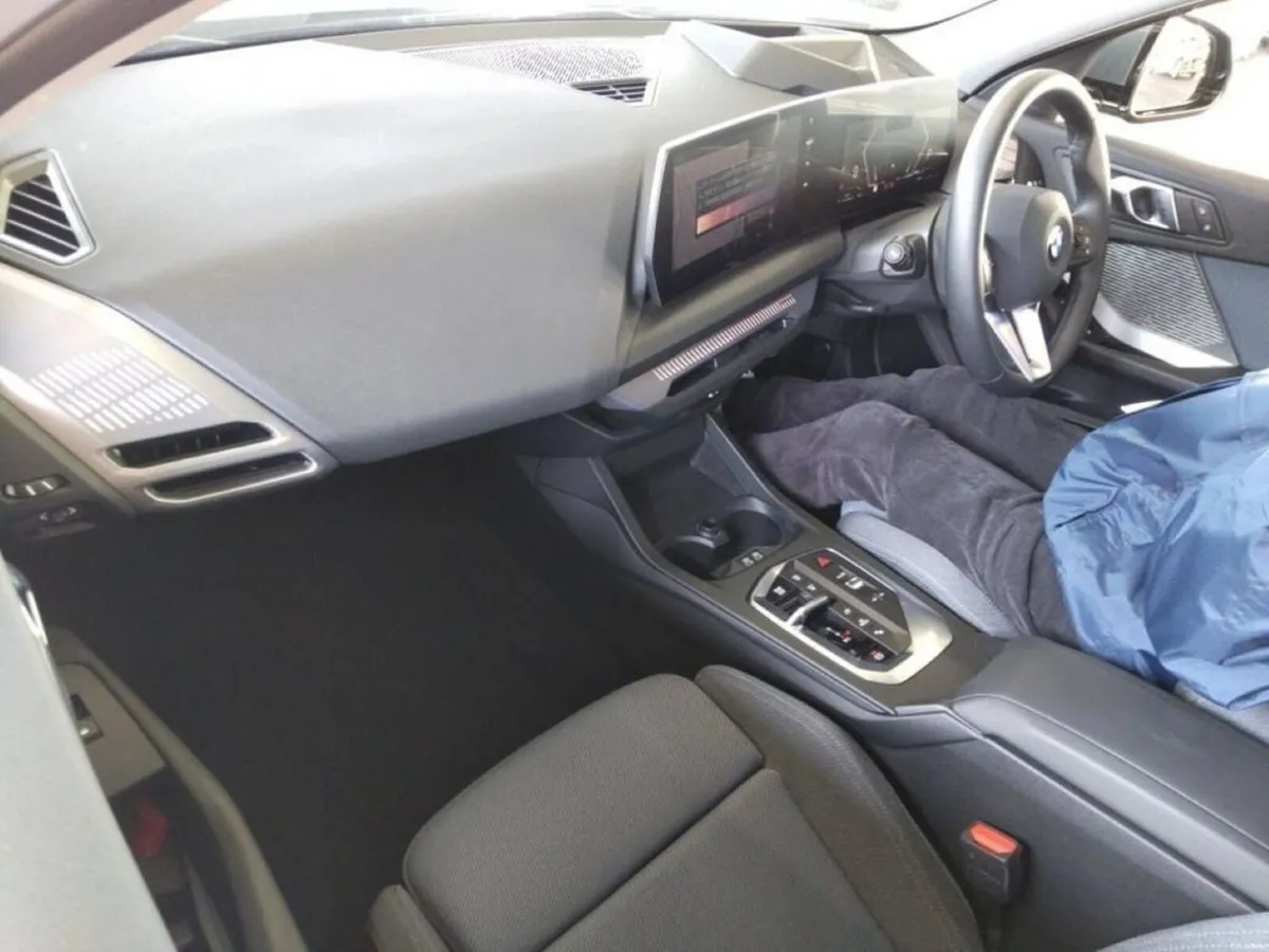 BMW 1-Series 120 NEW MODEL - 1.5 HYBRID AUTOMATIC - Image 3