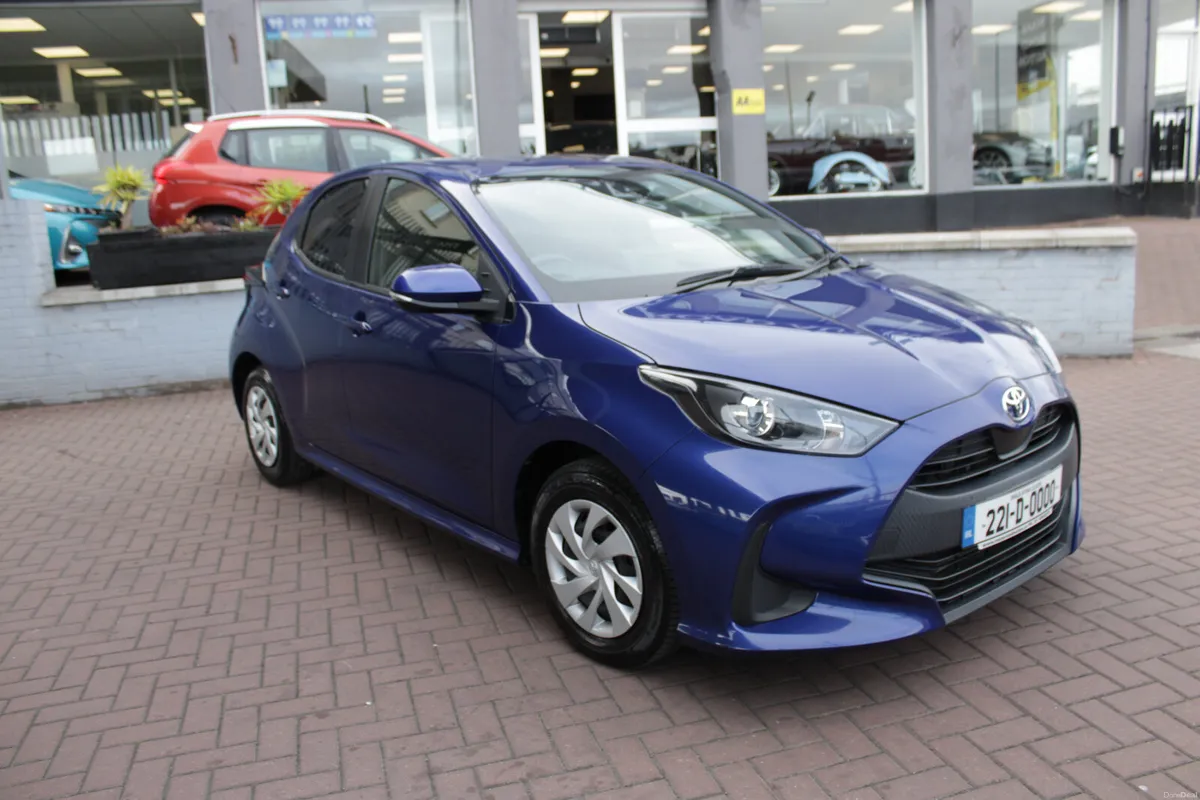 1.0 LUNA EDITION AUTO 5DR HATCHBACK WITH ONLY 93,0 - Image 1