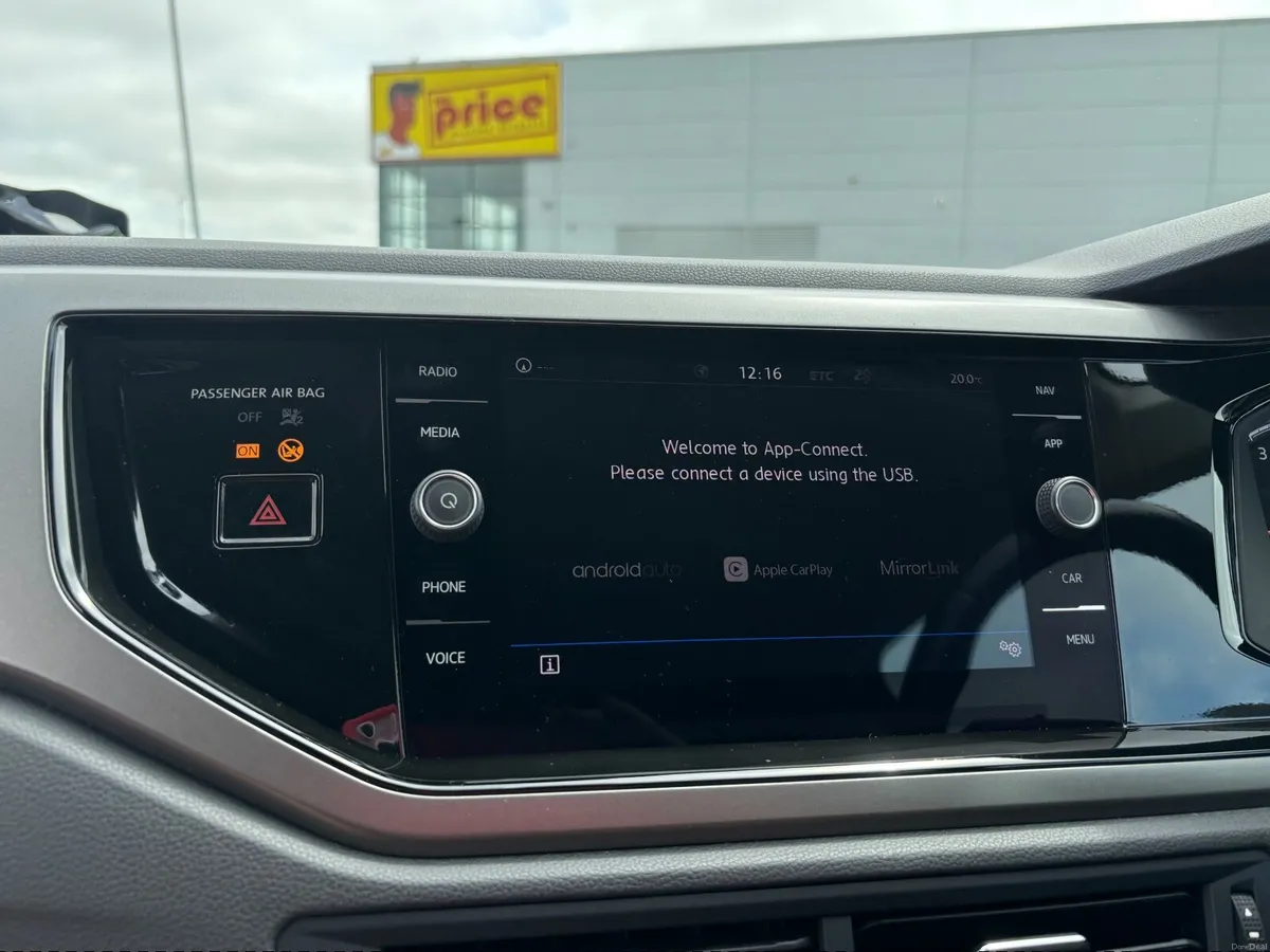 Volkswagen Polo 2019 - Image 3