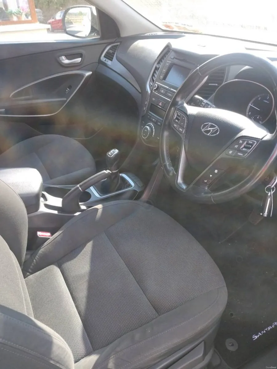Hyundai Santa Fe 7 seater - Image 6