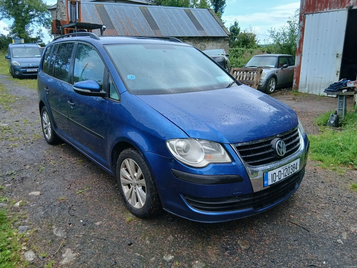 Volkswagen Touran 2010 - Image 4