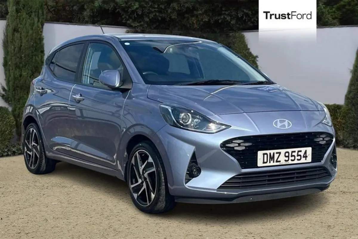 Hyundai i10 1.0 MPi Premium 5dr **HEATED FRONT SEA - Image 1