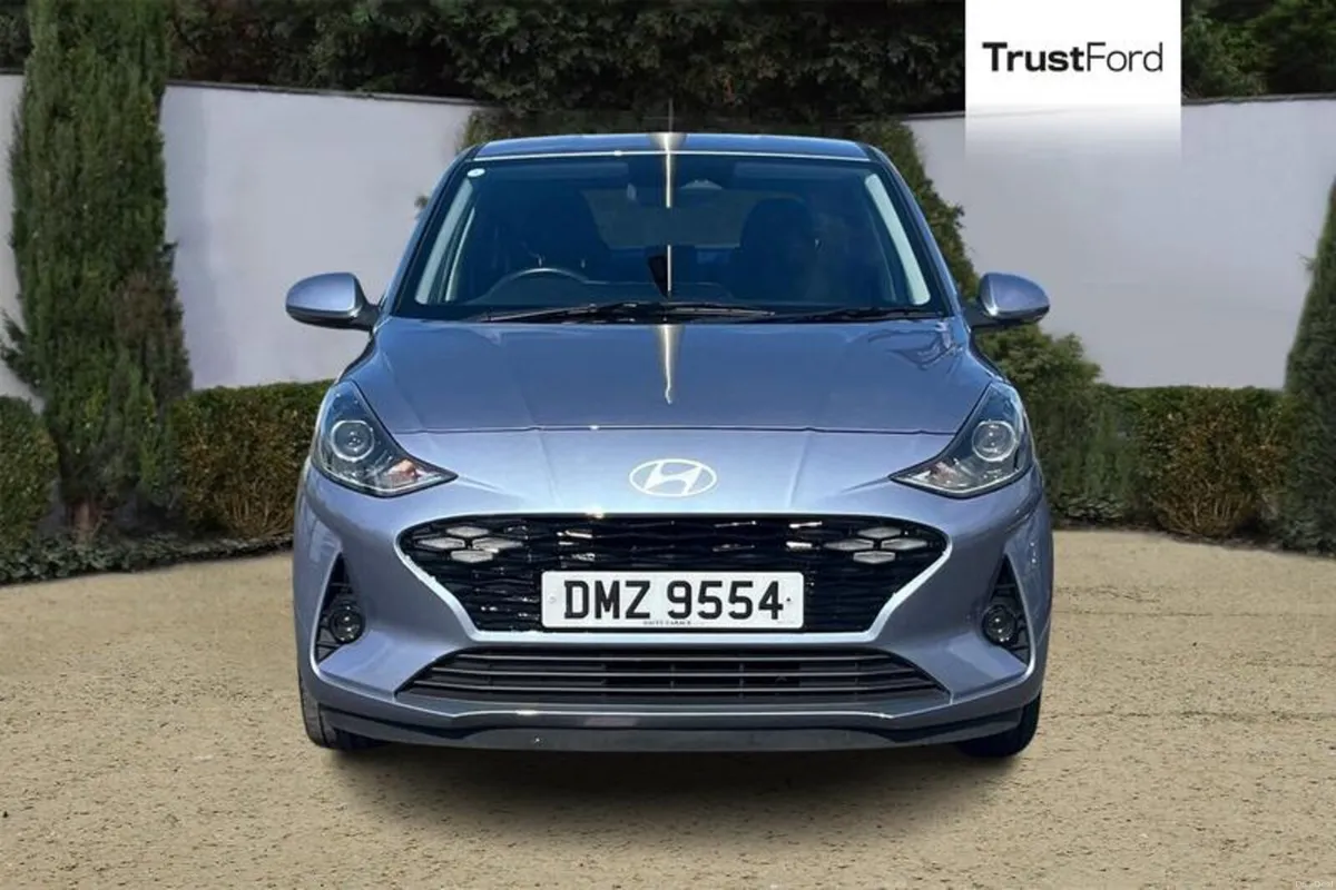 Hyundai i10 1.0 MPi Premium 5dr **HEATED FRONT SEA - Image 6