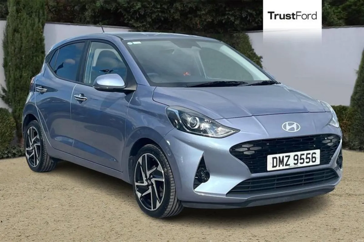 Hyundai i10 1.0 MPi Premium 5dr **HEATED FRONT SEA - Image 1