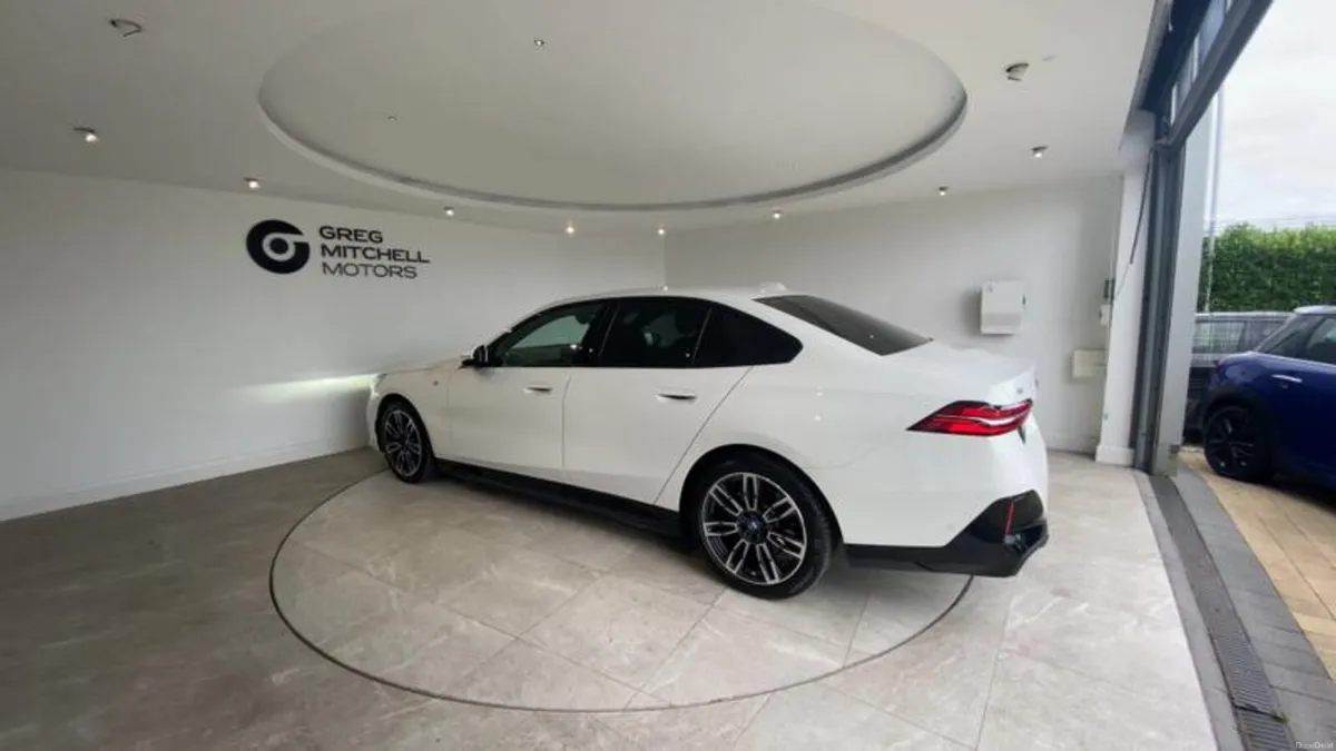 BMW i5 250kW eDrive40 M Sport 84kWh 4dr Auto - Image 5