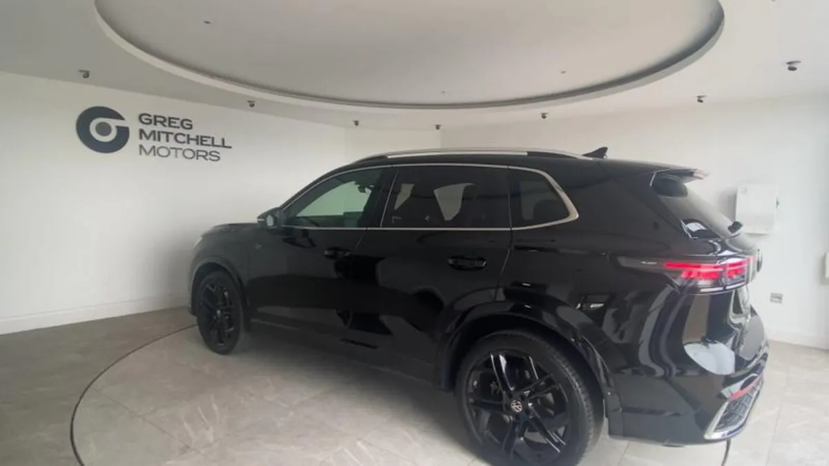 Volkswagen Tiguan 1.5 TSI 272 eHybrid R-Line 5dr D - Image 5