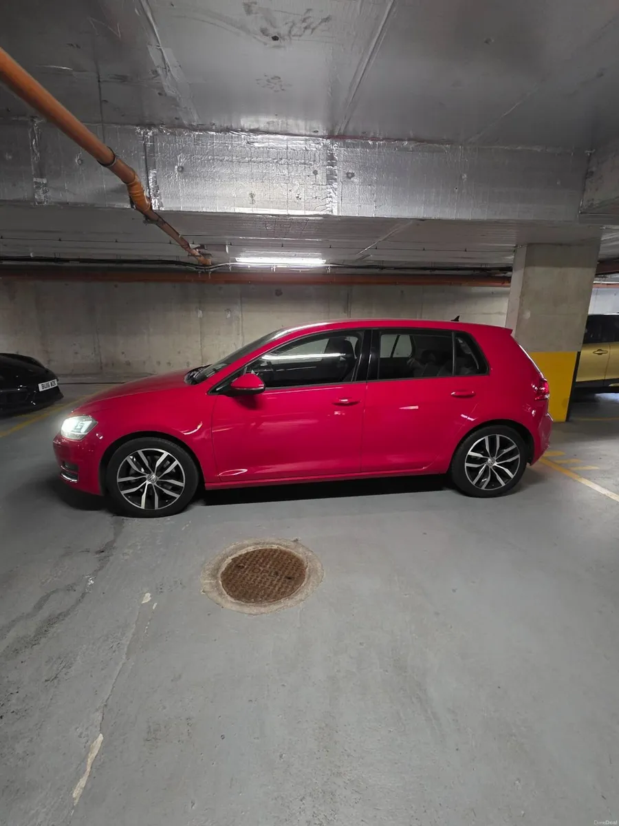 Volkswagen Golf 2015 - Image 1