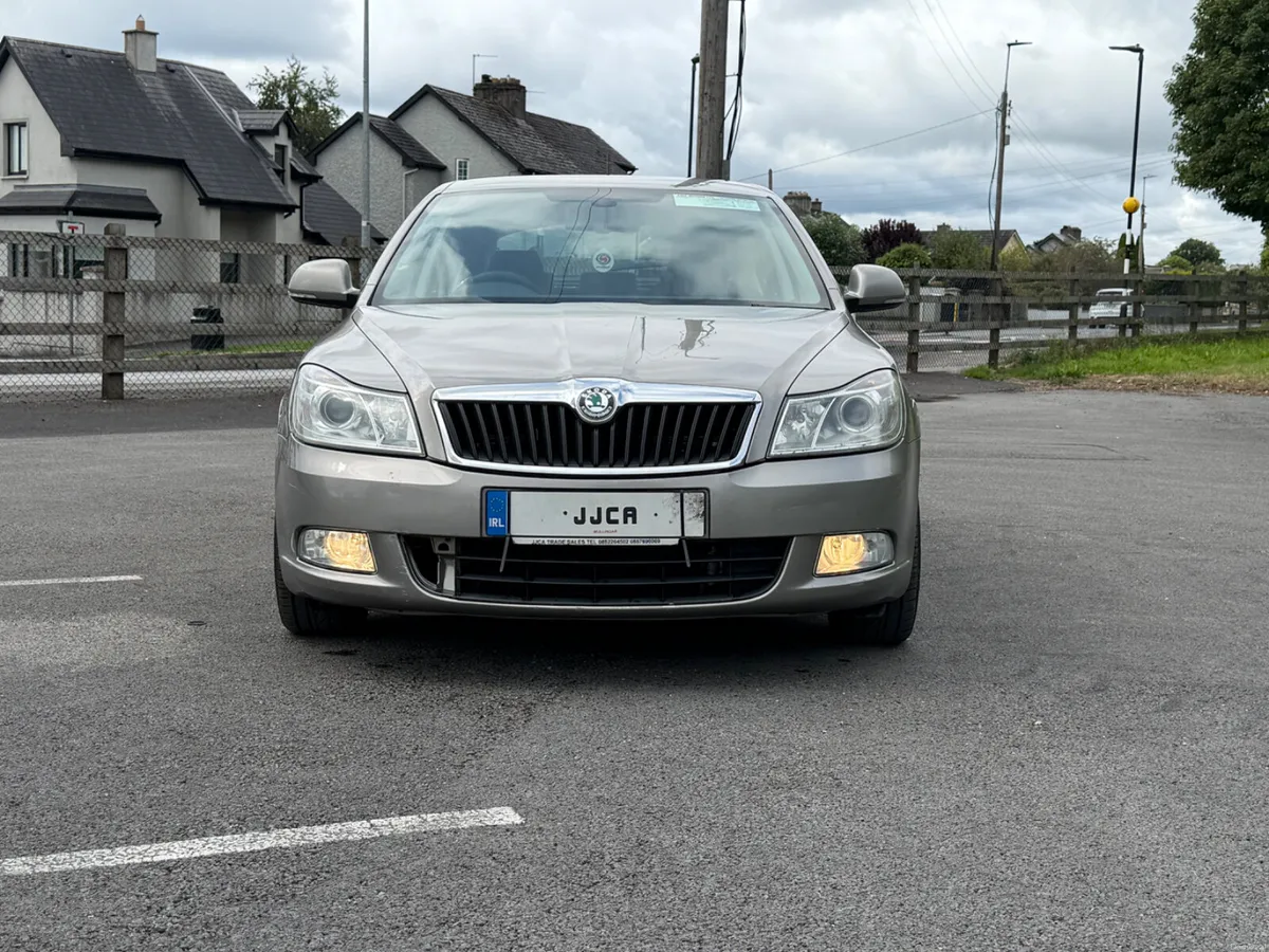 ABSOLUTELY STUNNING 2012 1.6 TDI TAX AND NCT - Image 2