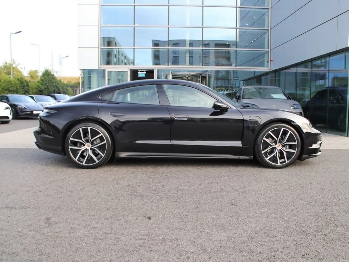 Porsche Taycan Black Edition - Image 4