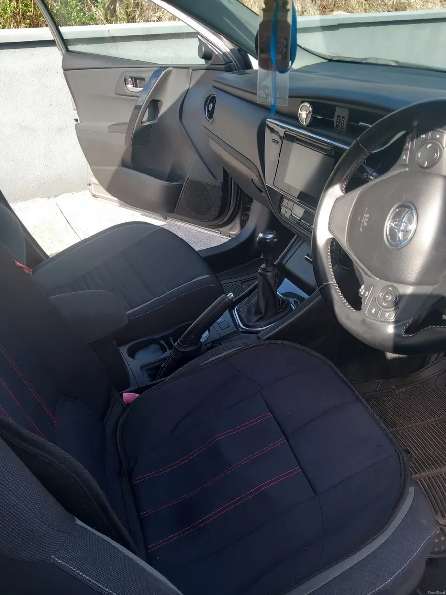 Toyota Auris Luna 1.4 Petrol - Image 4