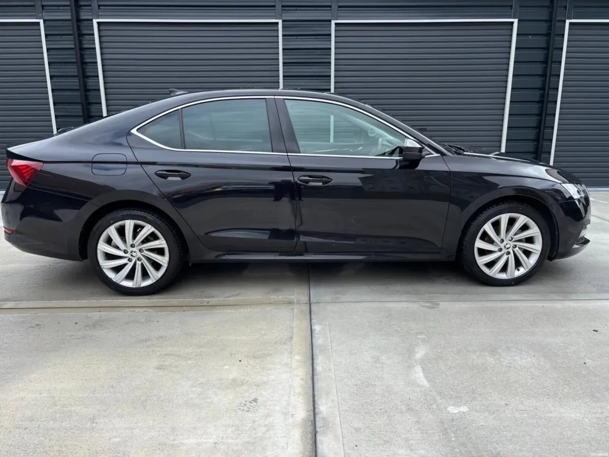 2024 Skoda Octavia Style 1.0 TSI MHEV 110 HP DSG - Image 1