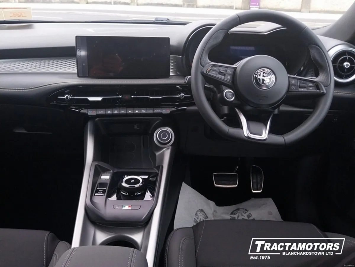 Alfa Romeo Tonale NEW MODEL 1.5 175BHP IBRIDA 5DR - Image 2
