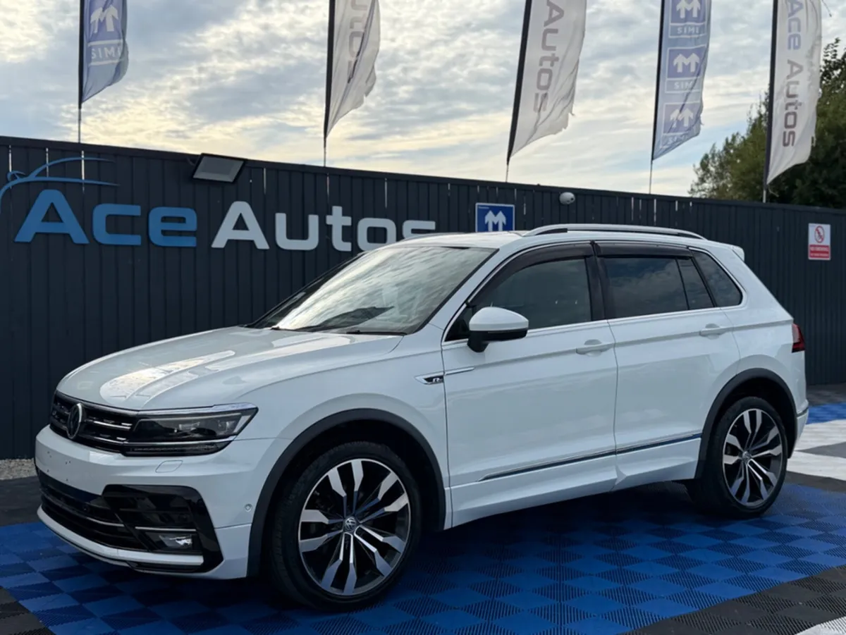 Volkswagen Tiguan ** DEPOSIT TAKEN ** R-LINE 4WD * - Image 3
