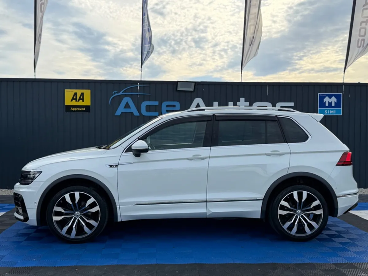 Volkswagen Tiguan ** DEPOSIT TAKEN ** R-LINE 4WD * - Image 4