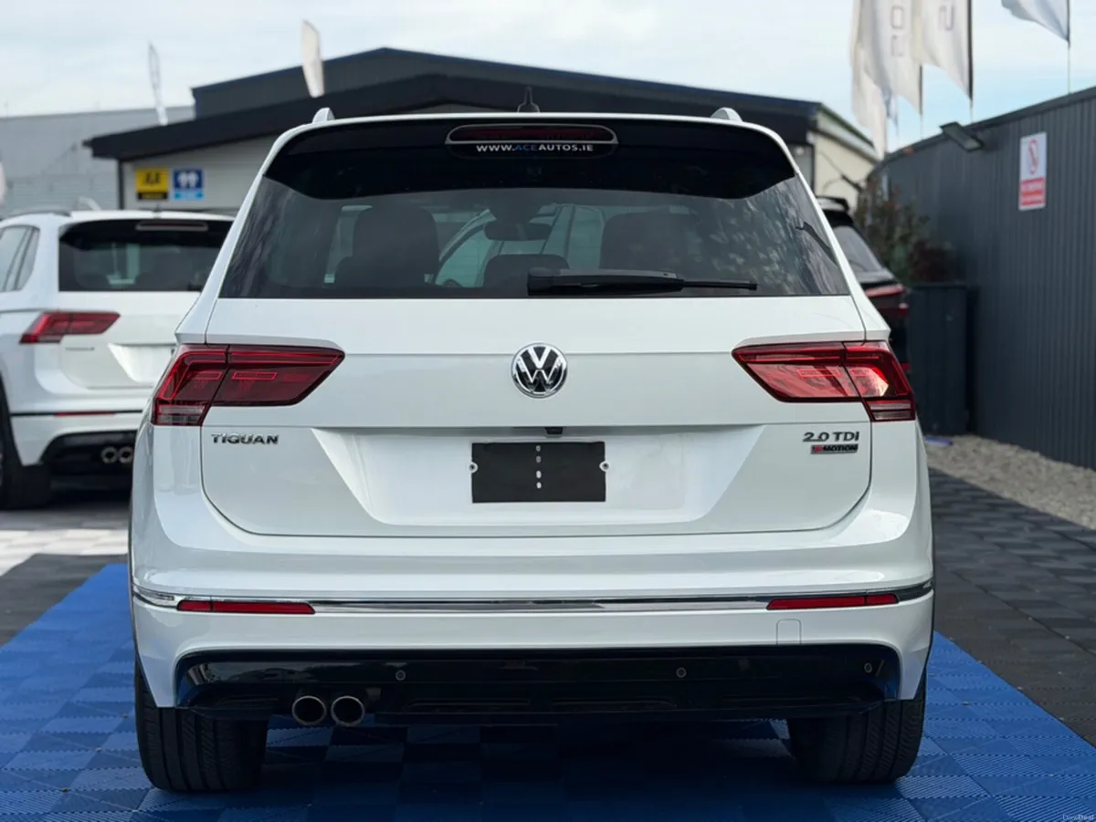 Volkswagen Tiguan ** DEPOSIT TAKEN ** R-LINE 4WD * - Image 6
