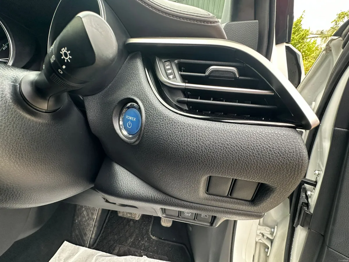 TOYOTA C-HR 2019 40904 KM  ONLY🔥 - Image 6