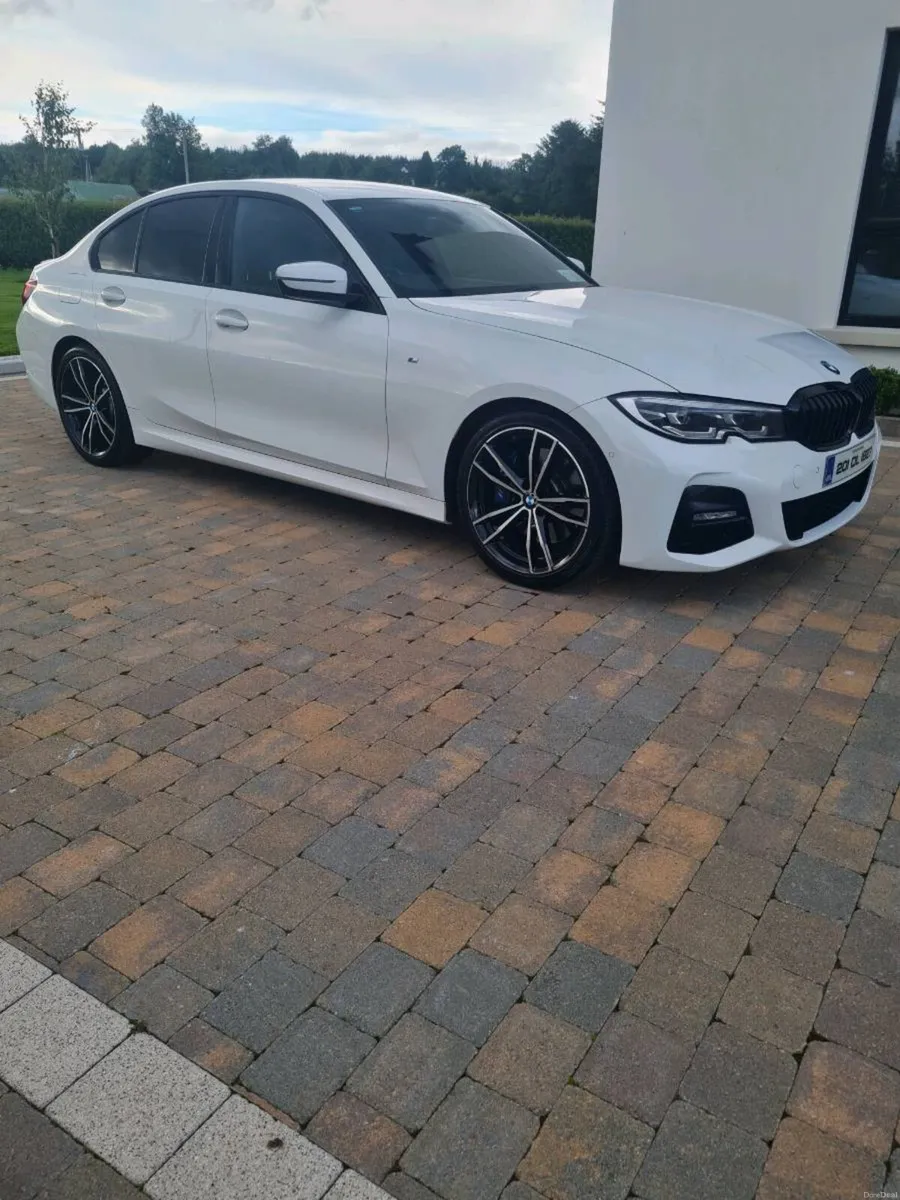 BMW 320i M Sport Pro - Image 2