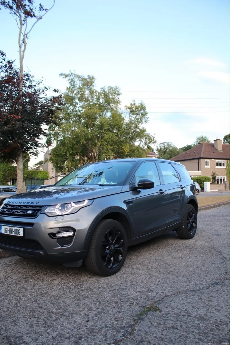 Discovery Sport - Image 1