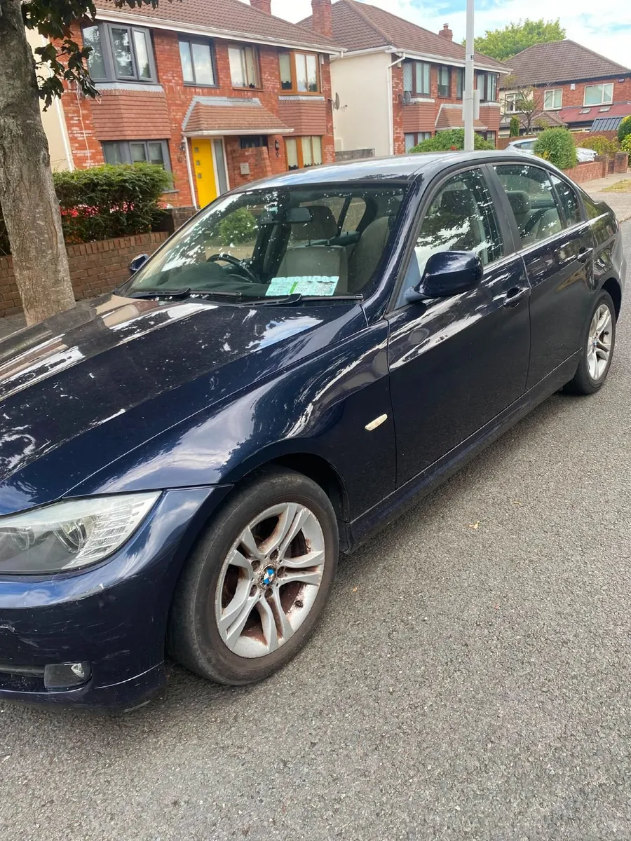 BMW 3-Series 2009 - Image 1