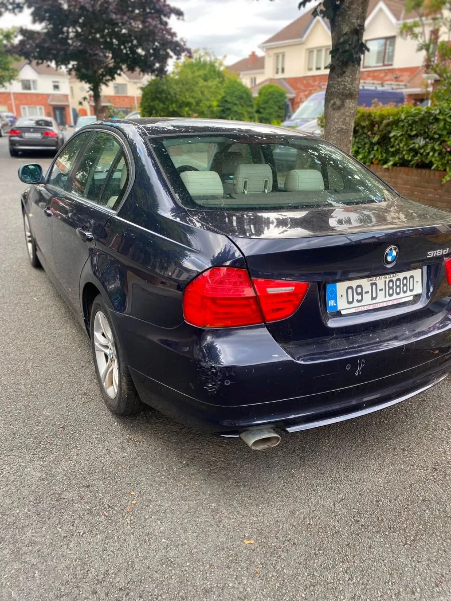 BMW 3-Series 2009 - Image 5