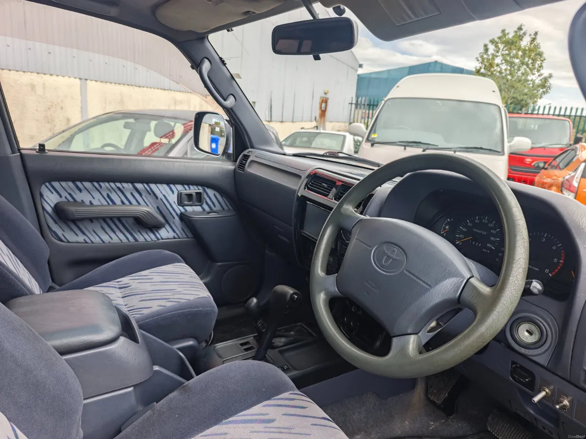Toyota  Land Cruiser Tax 56 - Image 5