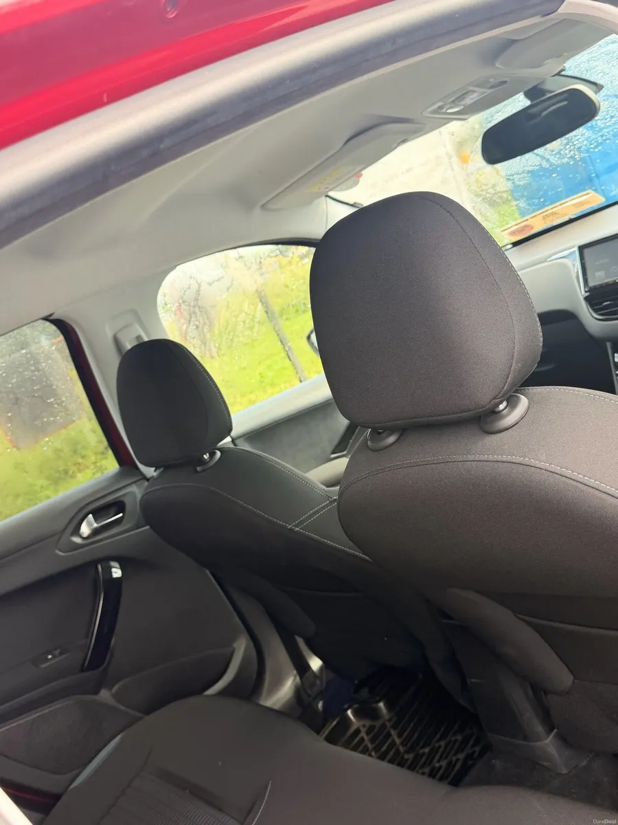 Car - Image 6