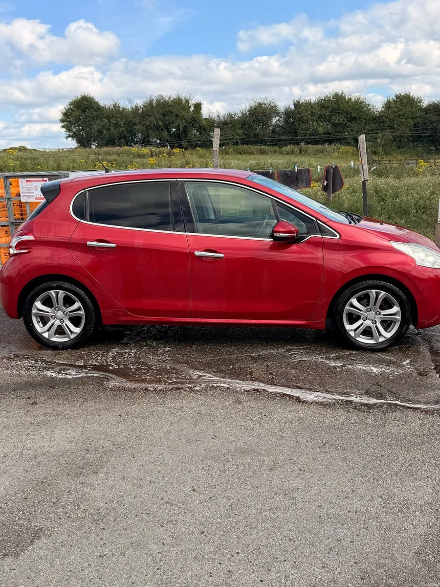 Car - Image 2