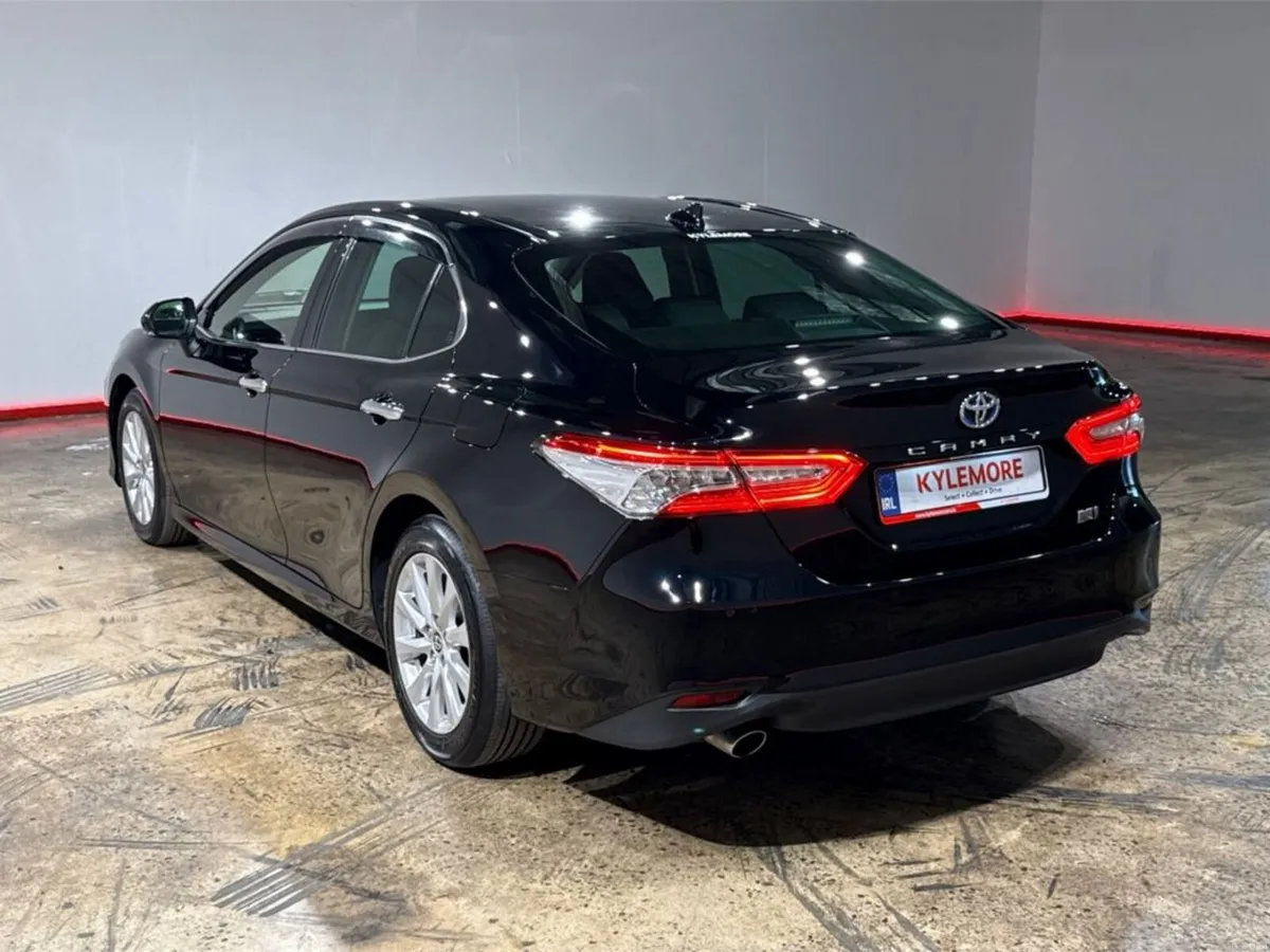 Toyota Camry 2.5 HYBRID AUTOMATIC - FACTORY ALLOYS - Image 5